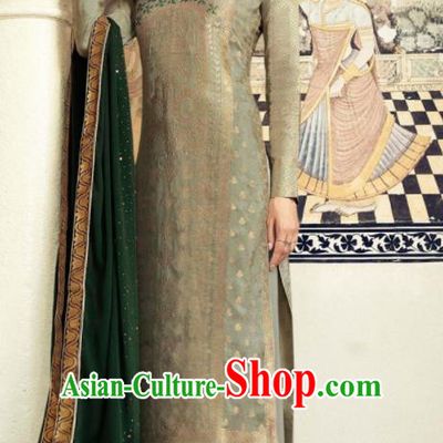 Asian Indian Punjabis Embroidered Light Green Blouse and Pants India Traditional Lehenga Choli Costumes Complete Set for Women