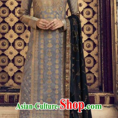 Asian Indian Punjabis Embroidered Light Blue Blouse and Pants India Traditional Lehenga Choli Costumes Complete Set for Women