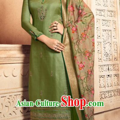 Asian Indian Punjabis Bride Embroidered Green Satin Blouse and Pants India Traditional Lehenga Choli Costumes Complete Set for Women