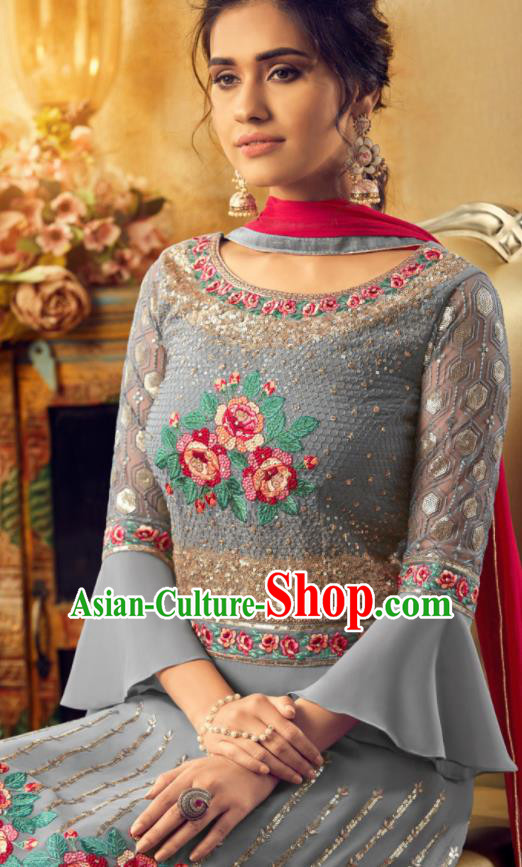 Asian Indian Punjabis Embroidered Grey Skirt and Blouse India Traditional Lehenga Choli Costumes Complete Set for Women Asian Indian Punjabis Embroidered Grey Skirt and Blouse India Traditional Lehenga Choli Costumes Complete Set for Women