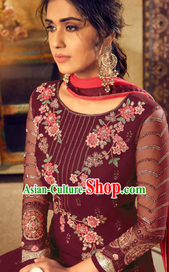 Asian Indian Punjabis Embroidered Wine Red Skirt and Blouse India Traditional Lehenga Choli Costumes Complete Set for Women Asian Indian Punjabis Embroidered Wine Red Skirt and Blouse India Traditional Lehenga Choli Costumes Complete Set for Women