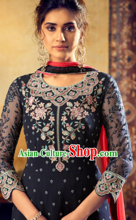 Asian Indian Punjabis Embroidered Navy Skirt and Blouse India Traditional Lehenga Choli Costumes Complete Set for Women