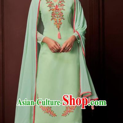 Asian Indian Punjabis Embroidered Green Blouse and Pants India Traditional Kurti Costumes Complete Set for Women