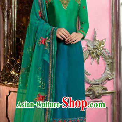 Asian Indian Punjabis Embroidered Green Satin Blouse and Pants India Traditional Lehenga Choli Costumes Complete Set for Women