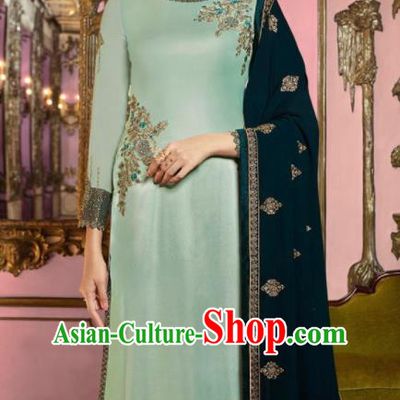Asian Indian Punjabis Embroidered Light Green Satin Blouse and Pants India Traditional Lehenga Choli Costumes Complete Set for Women