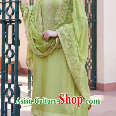 Asian Indian Punjabis Green Muslin Blouse and Pants India Traditional Lehenga Choli Costumes Complete Set for Women