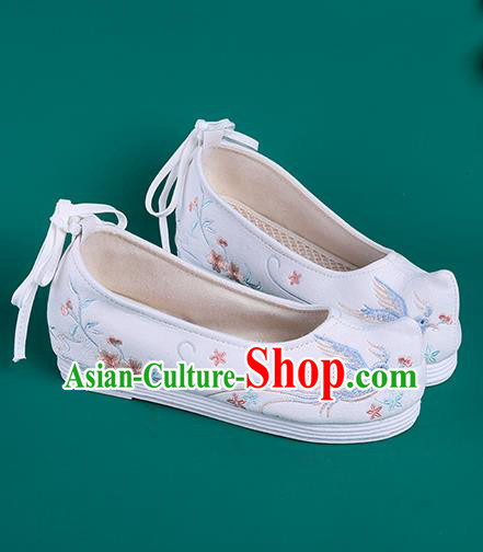 Chinese Traditional Embroidered White Cloth Shoes Hanfu Shoes Princess Shoes for Women Chinese Traditional Embroidered White Cloth Shoes Hanfu Shoes Princess Shoes for Women