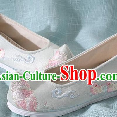 Chinese Handmade Embroidered Mandarin Duck Lotus Green Shoes Traditional Ming Dynasty Hanfu Shoes Princess Shoes for Women