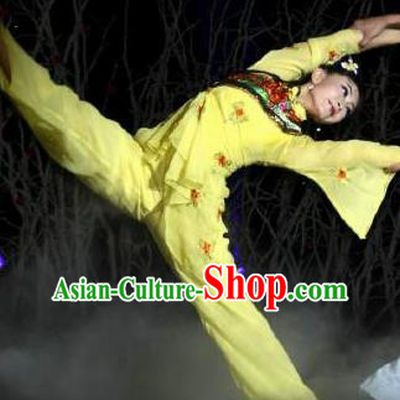 Chinese Dance Drama Wild Jujubes Classical Dance Yellow Dress Stage Performance Dance Costume and Headpiece for Women