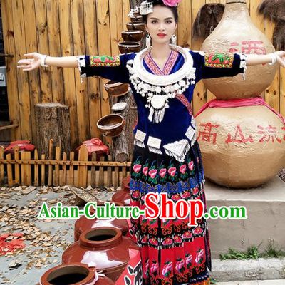 Chinese Traditional Hmong Ethnic Costume Miao Nationality Female Pleated Skirt and Headdress for Women