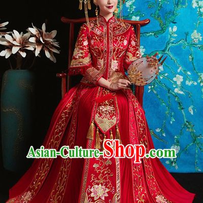 Chinese Traditional Bride Red Xiuhe Suit Ancient Wedding Embroidered Lotus Dress for Women