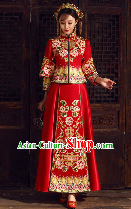 Chinese Traditional Bride Costume Embroidered Xiuhe Suit Ancient Wedding Dress for Women Chinese Traditional Bride Costume Embroidered Xiuhe Suit Ancient Wedding Dress for Women