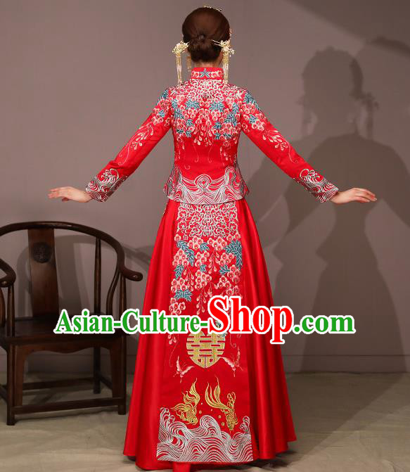 Chinese Traditional Bride Costume Embroidered Xiuhe Suit Ancient Wedding Dress for Women Chinese Traditional Bride Costume Embroidered Xiuhe Suit Ancient Wedding Dress for Women