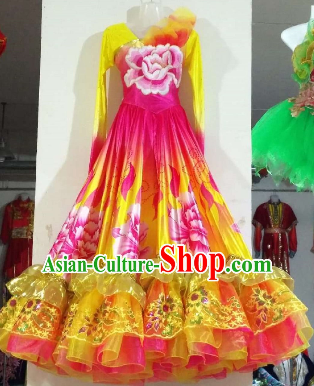 Free Shipping Brand New Traditional Chinese Dance Costumes Complete Set Free Shipping Brand New Traditional Chinese Dance Costumes Complete Set