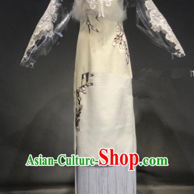 Top Grade Chinese Stage Performance White Dress Brazilian Carnival Modern Fancywork Costume for Women