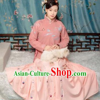 Traditional Chinese Ming Dynasty Winter Historical Costume Ancient Young Mistress Embroidered Clothing for Women