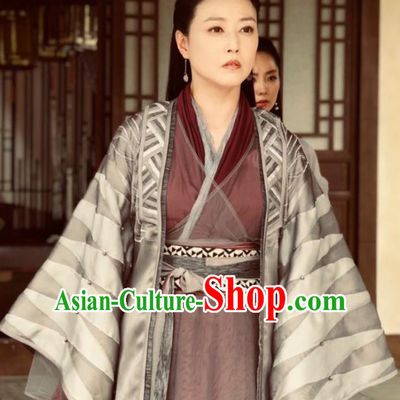 Chinese Ancient Yuan Dynasty Taoist Nun Swordswoman Drama Relying on Heaven to Slaughter Dragons Historical Costume and Headpiece for Women