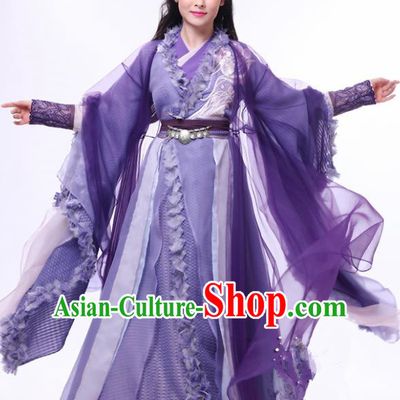 Chinese Drama Relying on Heaven to Slaughter Dragons Ancient Swordswoman Saintess Historical Costume and Headpiece for Women