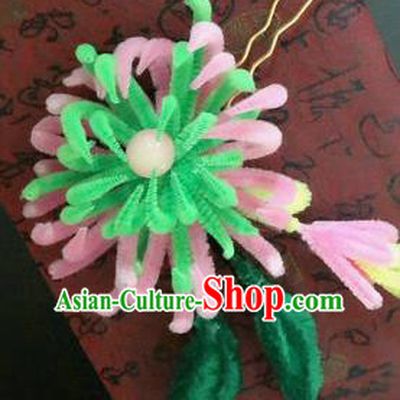 Traditional Chinese Ancient Qing Dynasty Light Green Velvet Chrysanthemum Hairpins Handmade Palace Hair Accessories for Women