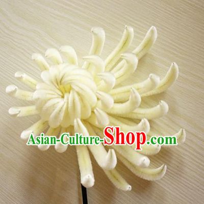 Chinese Handmade Palace White Chrysanthemum Velvet Hairpins Ancient Queen Hair Accessories Headwear for Women