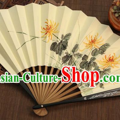 Chinese Traditional Handmade Ink Painting Chrysanthemum Paper Fans Classical Accordion Folding Fans for Women
