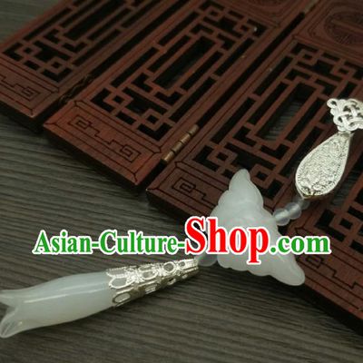 Traditional Chinese Ancient Palace Jade Butterfly Brooch Handmade Hanfu Breastpin Pendant for Women