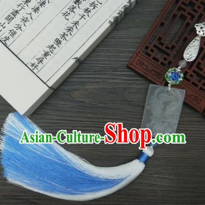 Traditional Chinese Ancient Palace Carving Jade Brooch Handmade Hanfu Tassel Breastpin Pendant for Women