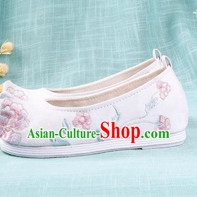 Chinese Traditional Embroidered Peony White Shoes Hanfu Cloth Shoes Handmade Ancient Princess Shoes for Women