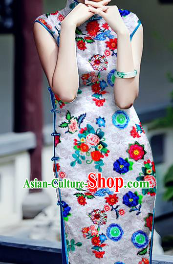 Chinese Traditional Classical Chrysanthemum Pattern White Brocade Damask Asian Satin Drapery Silk Fabric Chinese Traditional Classical Chrysanthemum Pattern White Brocade Damask Asian Satin Drapery Silk Fabric