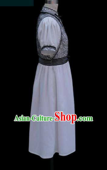 Traditional Chinese Mongol Ethnic White Dress Mongolian Minority Folk Dance Clothing for Kids Traditional Chinese Mongol Ethnic White Dress Mongolian Minority Folk Dance Clothing for Kids