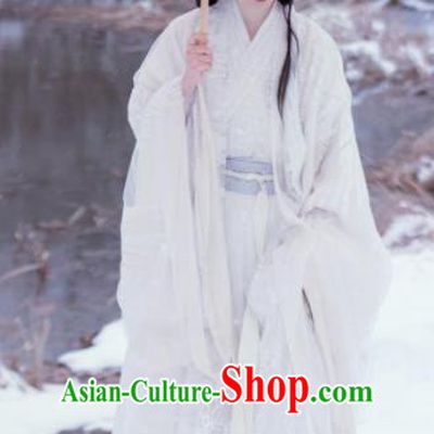 Chinese Ancient Jin Dynasty Imperial Princess White Hanfu Dress Traditional Court Lady Embroidered Replica Costume for Women