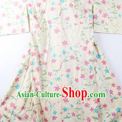 Asian Japanese Classical Maple Leaf Pattern Beige Furisode Kimono Ceremony Costume Traditional Japan Yukata Dress for Women