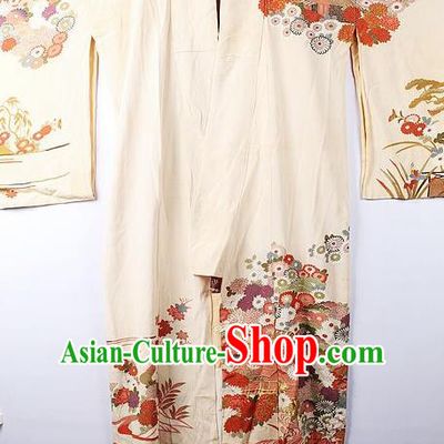 Asian Japanese Palace Classical Chrysanthemum Pattern Beige Furisode Kimono Ceremony Costume Traditional Japan Yukata Dress for Women