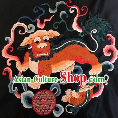 Chinese Handmade Traditional Embroidery Craft Embroidered Lion Silk Fabric Patch