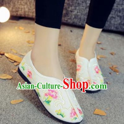 Asian Chinese Traditional Embroidered Peony White Shoes Hanfu Wedding Shoes National Cloth Shoes for Women