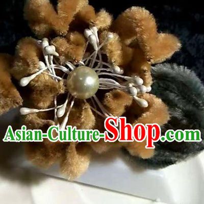 Handmade Chinese Ancient Qing Dynasty Light Tan Velvet Chrysanthemum Hairpins Traditional Court Hanfu Hair Accessories for Women