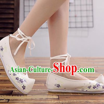 Chinese Handmade Opera Embroidered White Cloth Shoes Traditional Hanfu Shoes National Shoes for Women