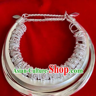 Chinese Handmade Traditional Miao Nationality Silver Necklace Ethnic Wedding Bride Accessories for Women