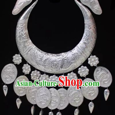 Chinese Handmade Traditional Miao Nationality Silver Carving Necklace Ethnic Wedding Bride Accessories for Women