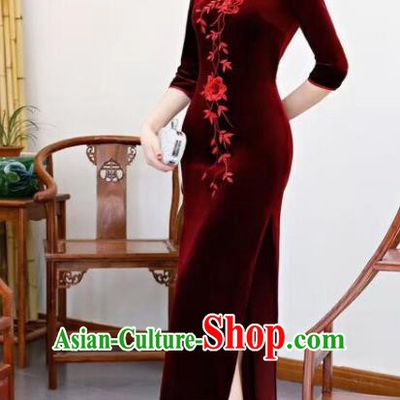 Chinese Traditional Qipao Dress Purplish Red Velvet Cheongsam National Costumes for Women