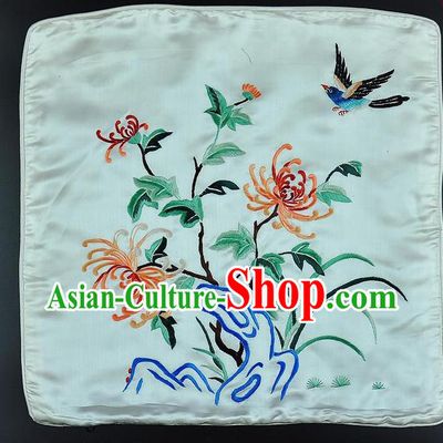 Traditional Chinese Embroidered Chrysanthemum Cushion Fabric Patches Hand Embroidering Applique Suzhou Embroidery White Silk Accessories