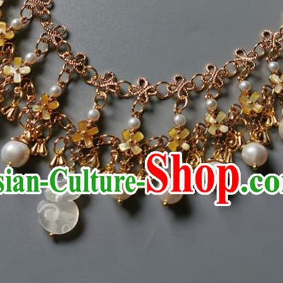 Chinese Handmade Shell Rabbit Necklet Classical Jewelry Accessories Ancient Empress Hanfu Golden Tassel Necklace for Women