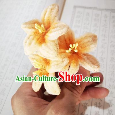 Chinese Ancient Princess Apricot Velvet Lily Flowers Hairpins Hair Accessories Handmade Qing Dynasty Palace Lady Hair Stick
