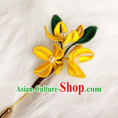 Chinese Handmade Yellow Silk Fragrans Brooch Classical Jewelry Accessories Hanfu Breastpin