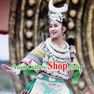 China Minority Embroidered Green Blouse and Short Skirt Traditional Ethnic Folk Dance Apparels Miao Nationality Stage Show Clothing with Headwear
