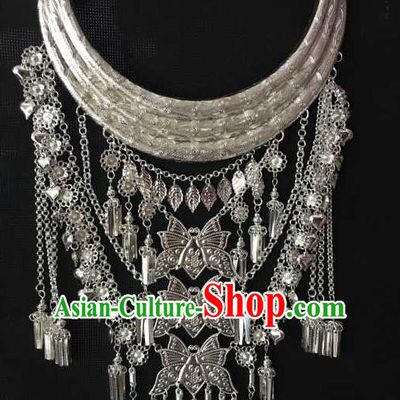 Chinese Silver Butterfly Necklace Yunnan Miao Ethnic Folk Dance Accessories Wedding Jewelry Handmade Longevity Lock