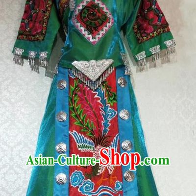 China Hmong Clothing Traditional Ethnic Women Apparels Minority Folk Dance Costumes Miao Nationality Embroidered Green Blouse and Skirt Outfits