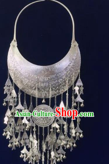 China Hainan Li Ethnic Argent Necklace Traditional Minority Folk Dance Jewelry Accessories China Hainan Li Ethnic Argent Necklace Traditional Minority Folk Dance Jewelry Accessories