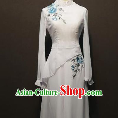 China Classical Dance Costumes Spring Festival Gala White Chiffon Blouse and Pants Outfits Women Fan Dance Dress