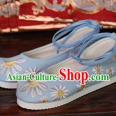 China Embroidered Daisy Shoes Princess Shoes Opera Shoes Handmade Light Blue Cloth Shoes